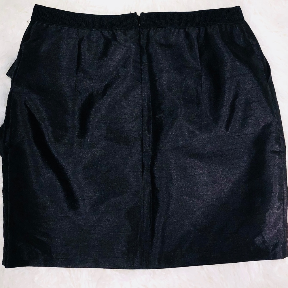 Black High-Rise Mini Skirt (S) - Picture 2 of 6